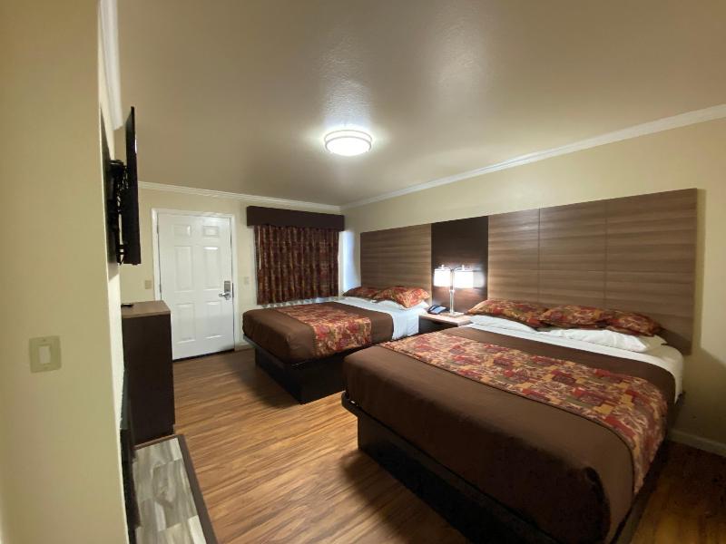 Beachwalker Inn image