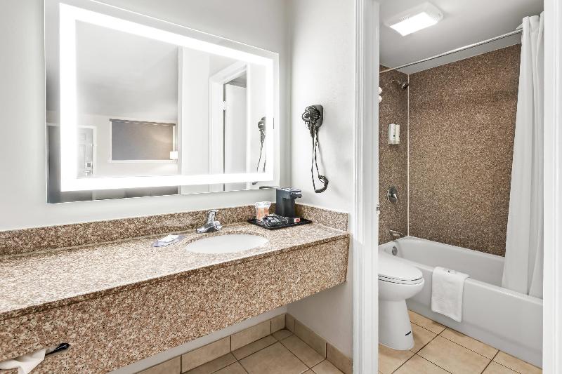 Quality Inn Harvey - New Orleans image