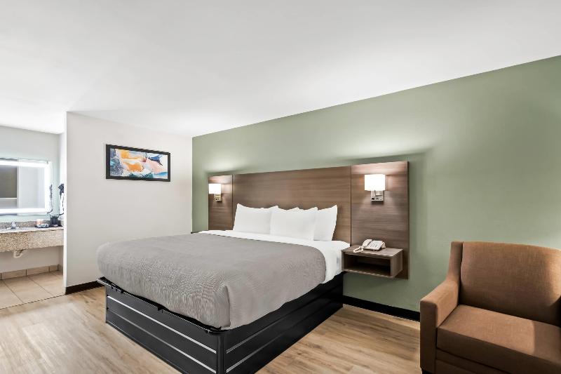 Quality Inn Harvey - New Orleans image
