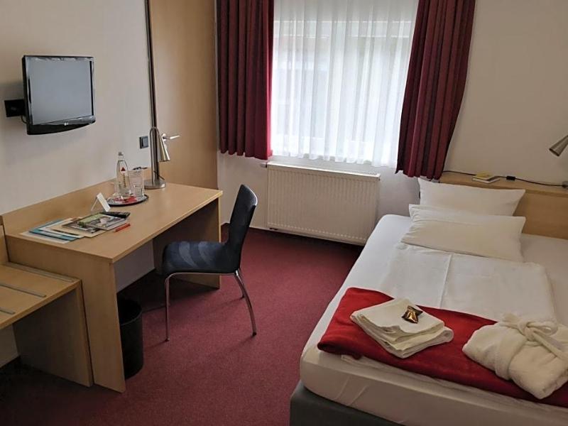 Hotel Haus vom Guten Hirten image