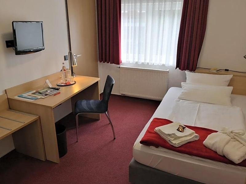 Hotel Haus vom Guten Hirten image
