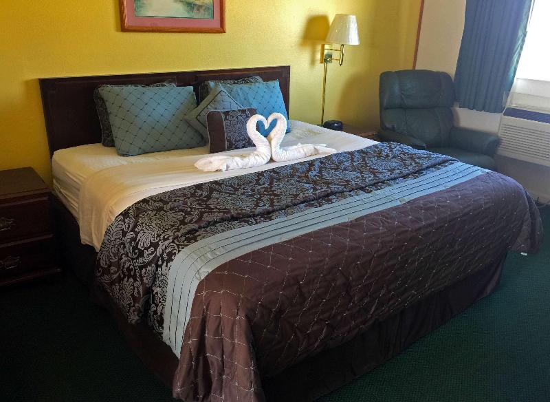Americas Best Value Inn & Suites Macon image