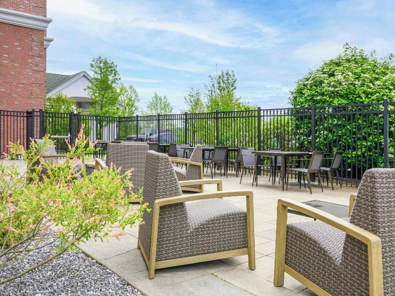 Country Inn & Suites Manchester Airport image