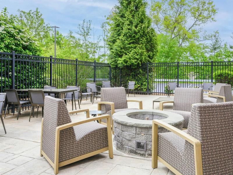 Country Inn & Suites Manchester Airport image