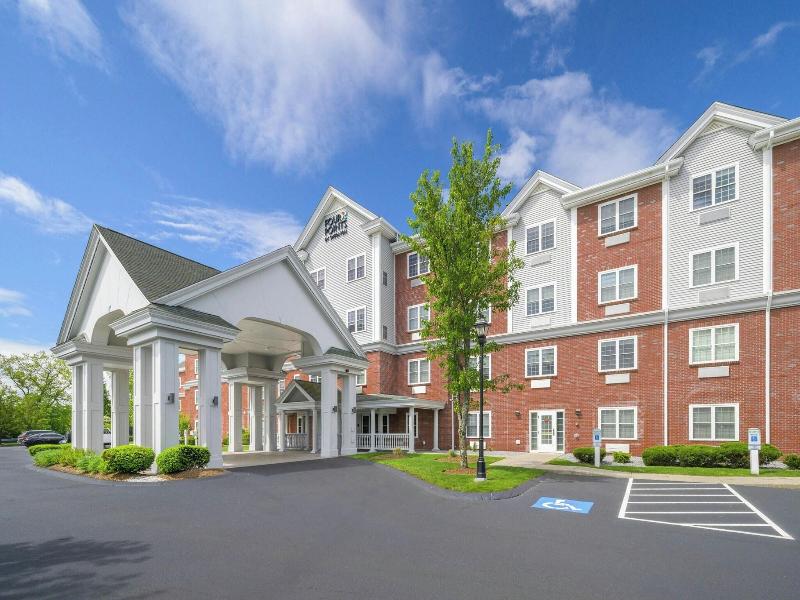 Country Inn & Suites Manchester Airport image
