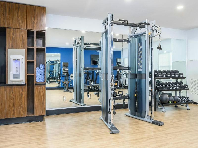 Country Inn & Suites Manchester Airport image