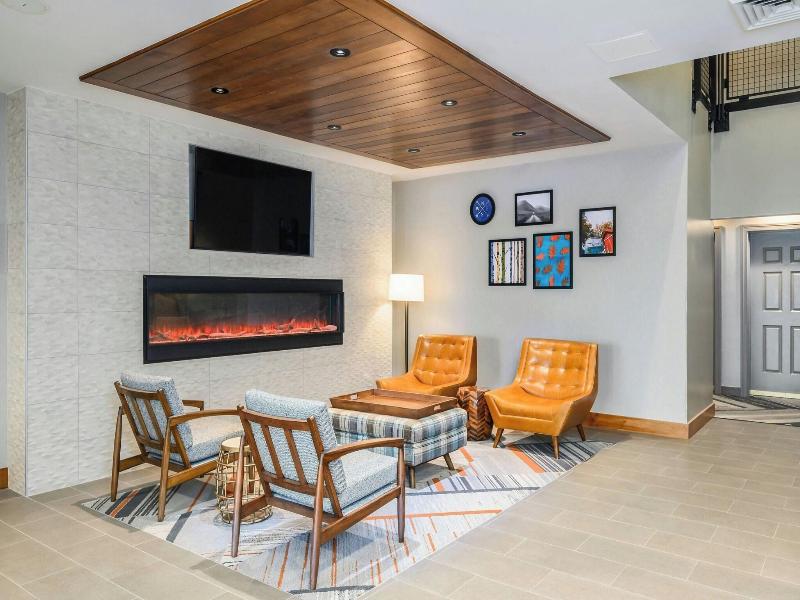 Country Inn & Suites Manchester Airport image