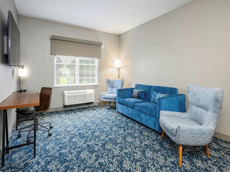 Country Inn & Suites Manchester Airport image