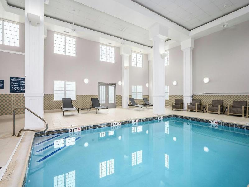 Country Inn & Suites Manchester Airport image