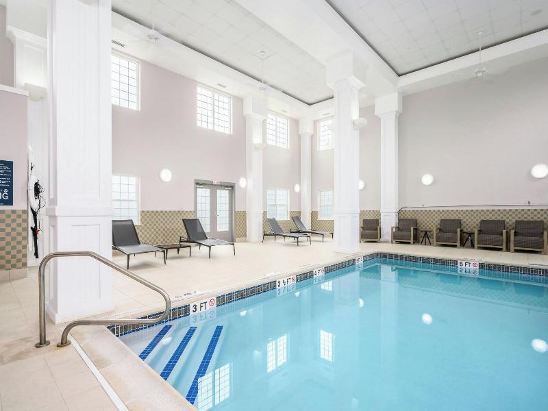 Country Inn & Suites Manchester Airport image