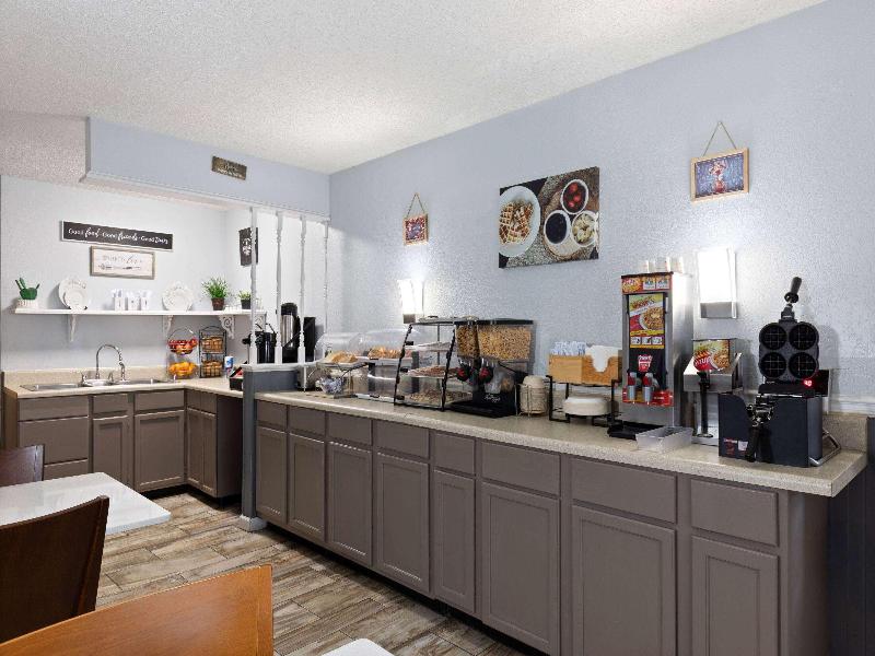 Travelodge by Wyndham Perry GA