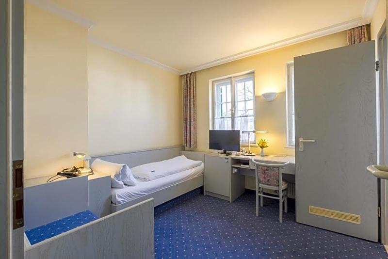 Hotel Gautinger Hof image