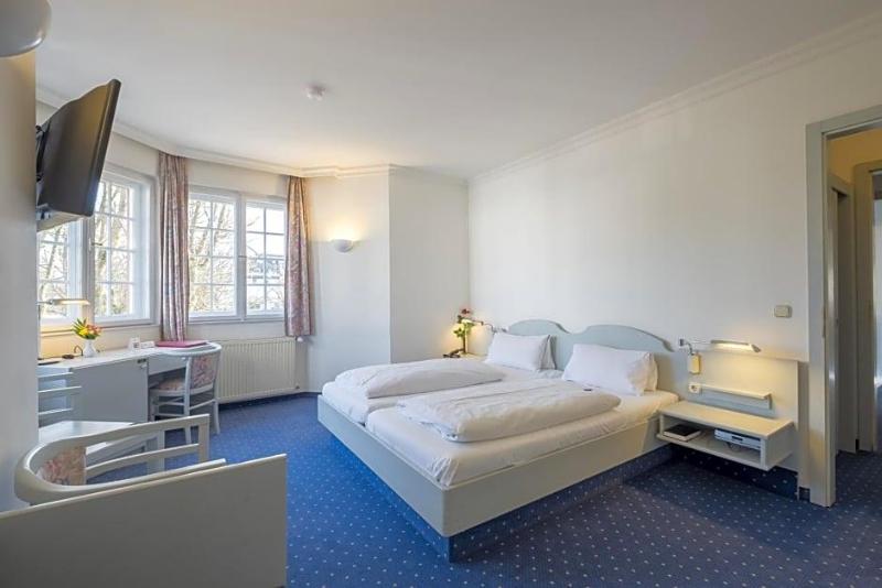 Hotel Gautinger Hof image
