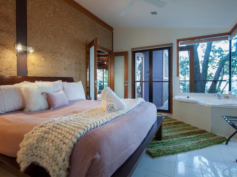 Eumarella Shores Noosa Lake Retreat image