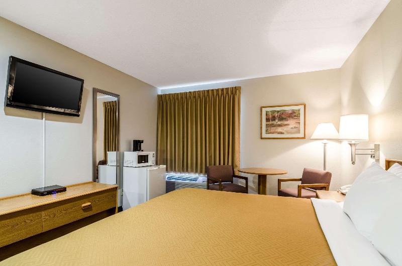 Rodeway Inn image