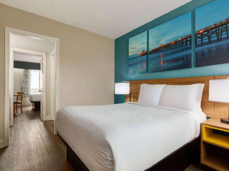 Days Inn by Wyndham Myrtle Beach-Beach Front image