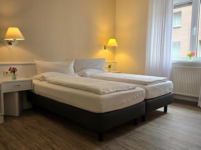Hotel Samson image
