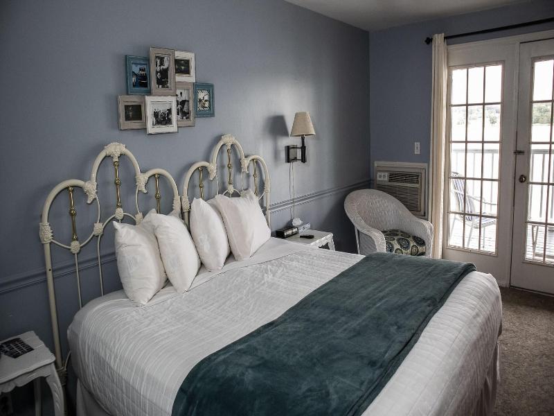 The French Country Inn Lake Geneva image