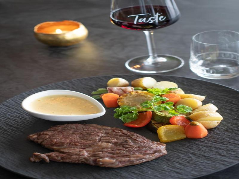 Churchill hotel Terneuzen image