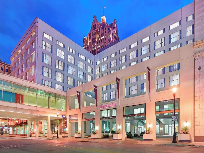 Residence Inn Milwaukee Downtown image