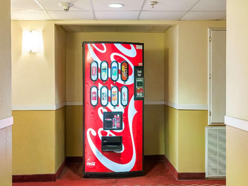 Motel 6 New Orleans image