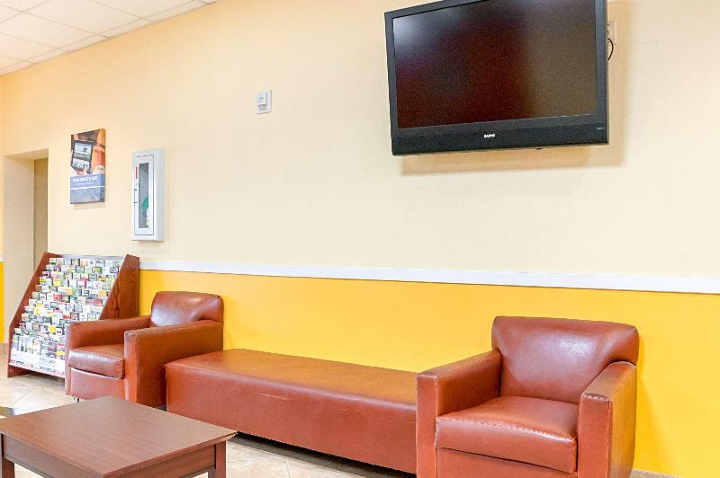 Motel 6 New Orleans image