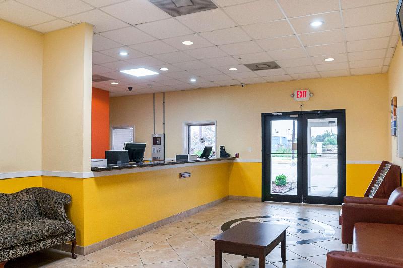 Motel 6 New Orleans image