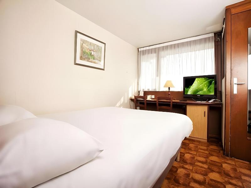 Kyriad Direct Montpellier - La Peyrière image