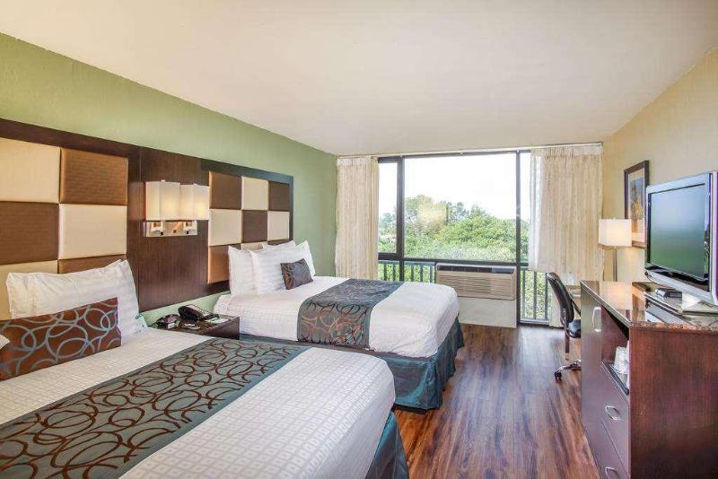 Red Lion Hotel Monterey image