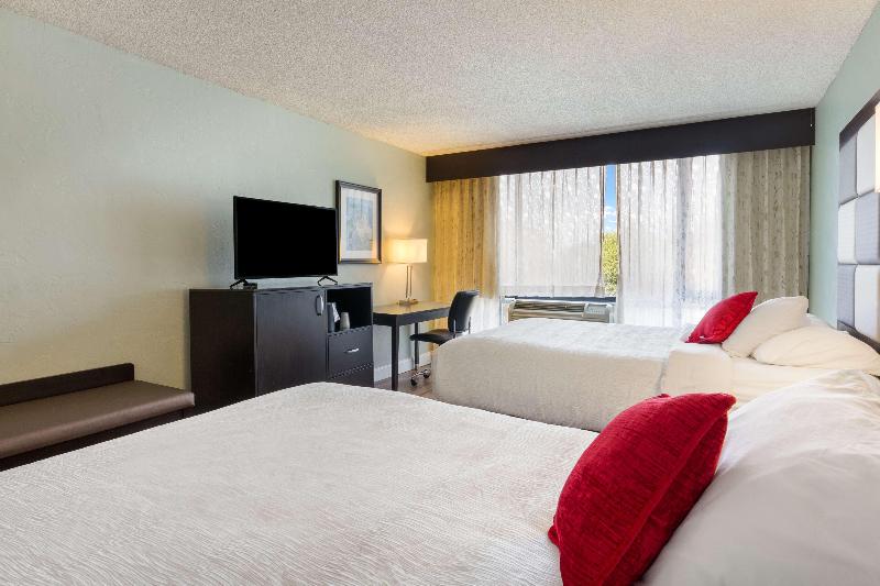 Red Lion Hotel Monterey image