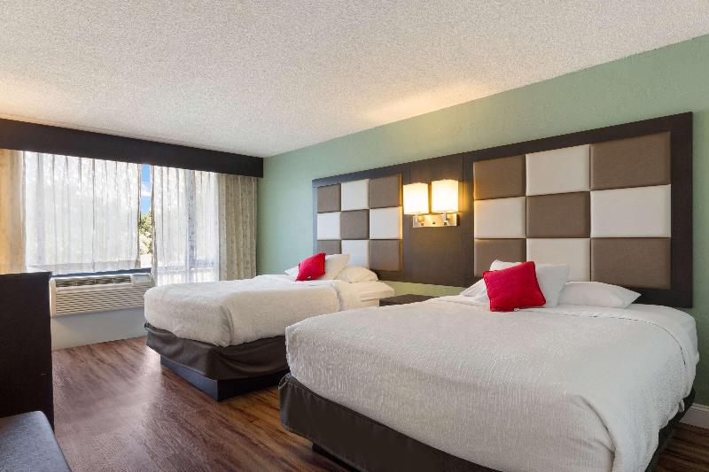 Red Lion Hotel Monterey image