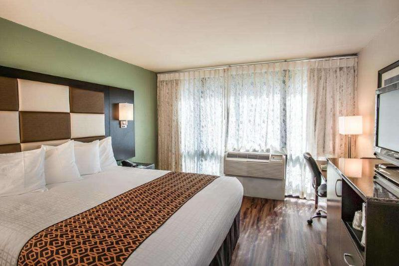 Red Lion Hotel Monterey image