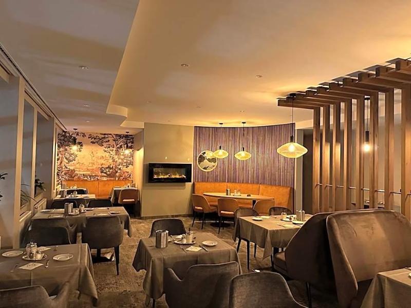Dom-Hotel image