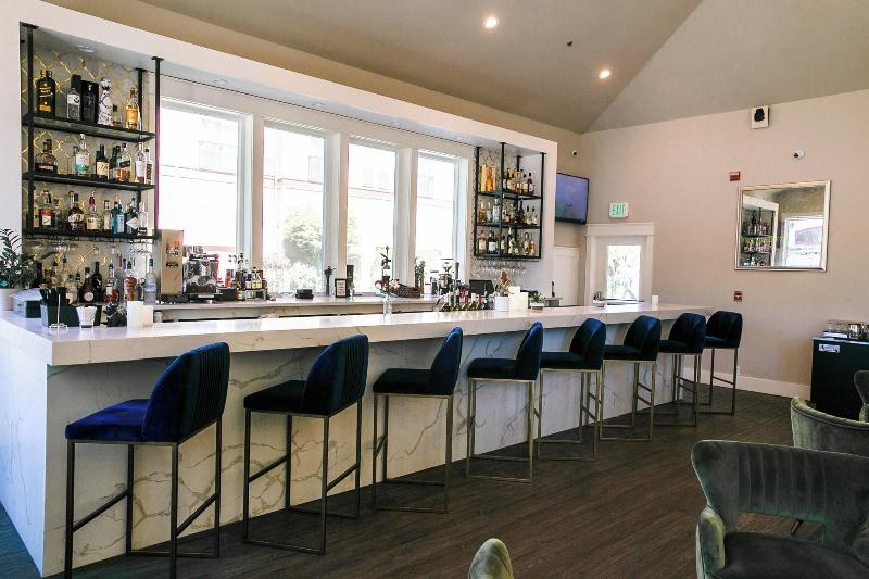 Majestic Inn & Spa image