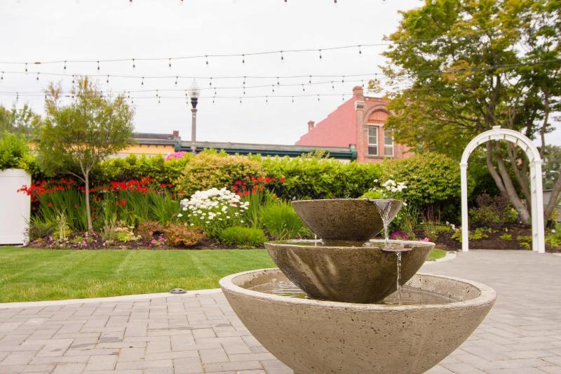 Majestic Inn & Spa image
