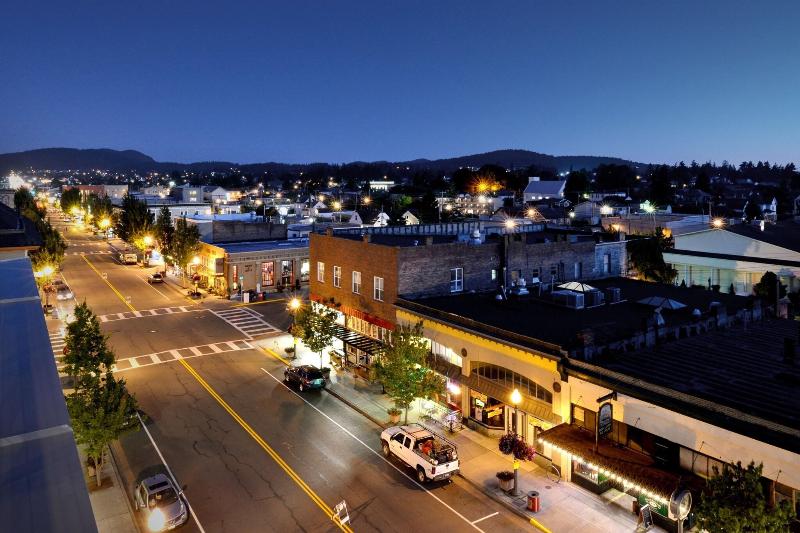 Majestic Inn & Spa image