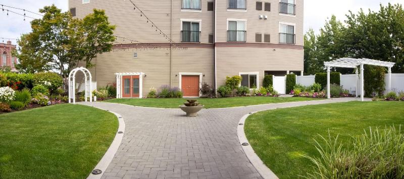 Majestic Inn & Spa image
