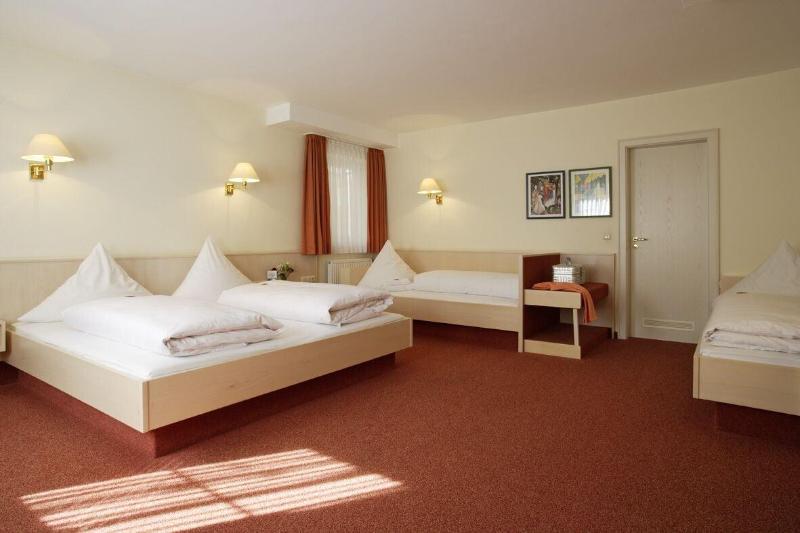 Huberhof image