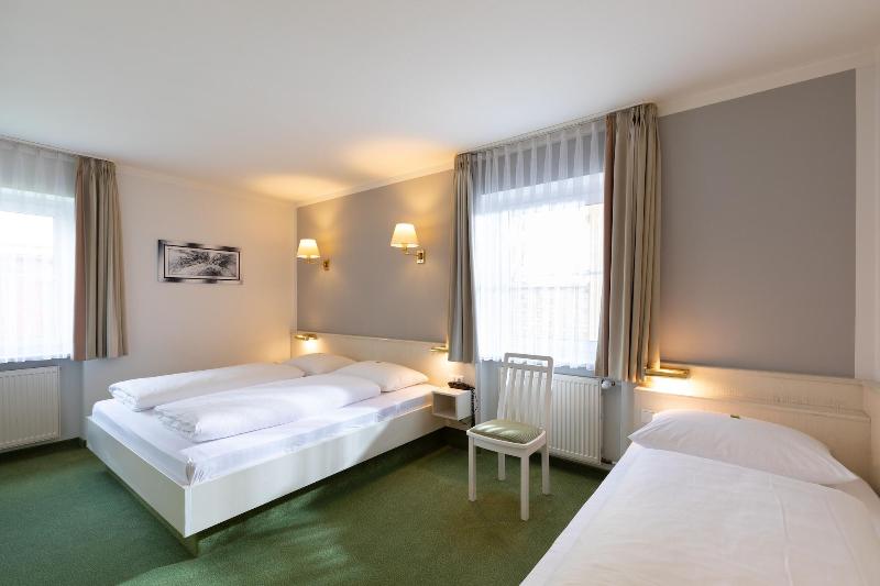 Huberhof image