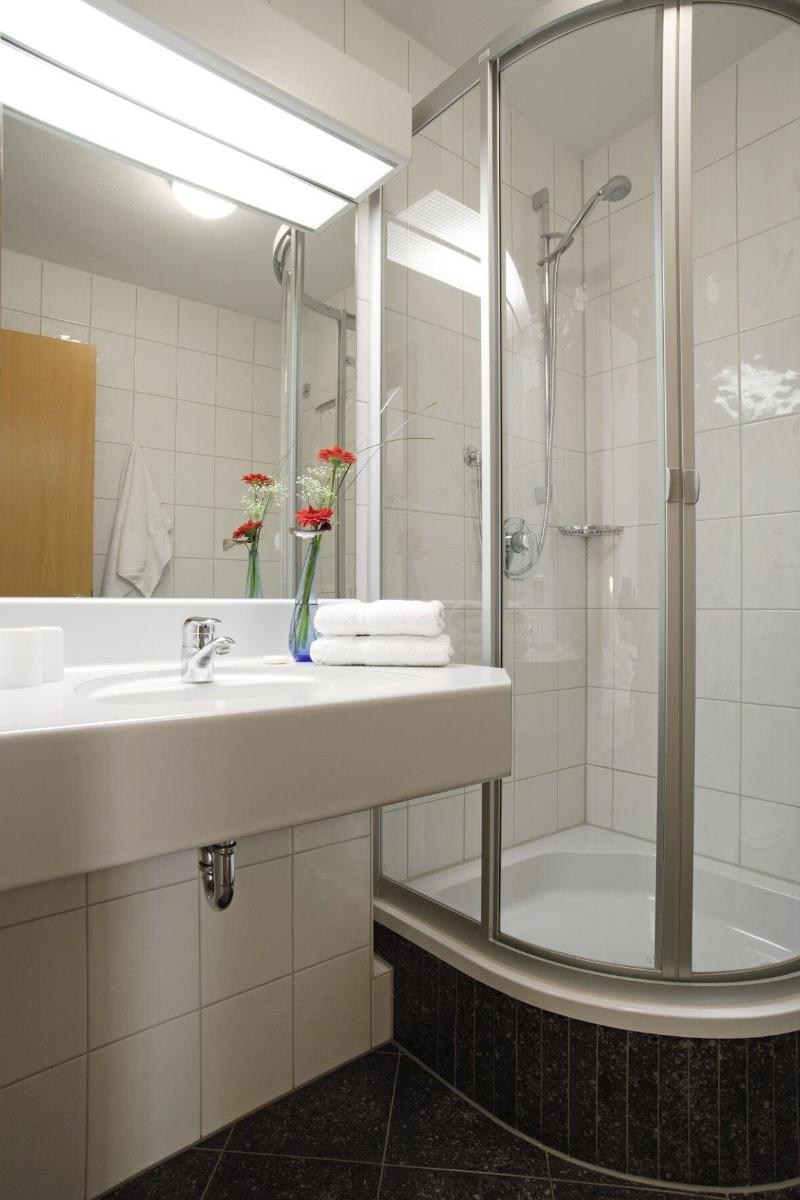 Huberhof image