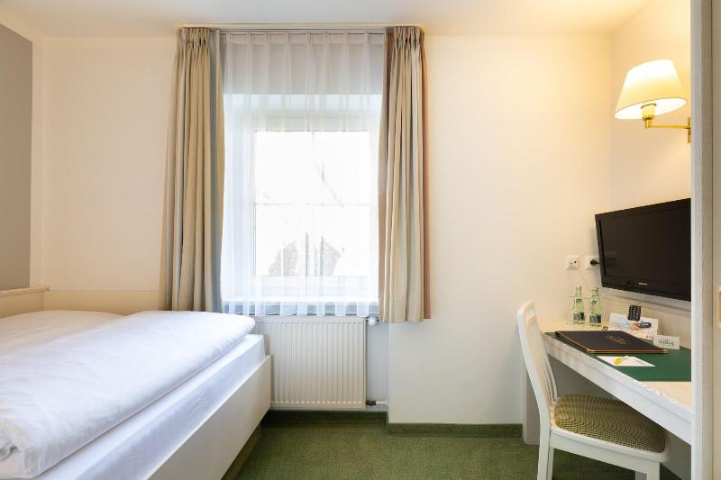 Huberhof image