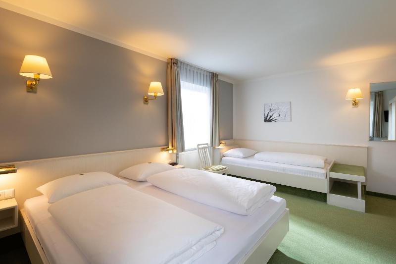 Huberhof image