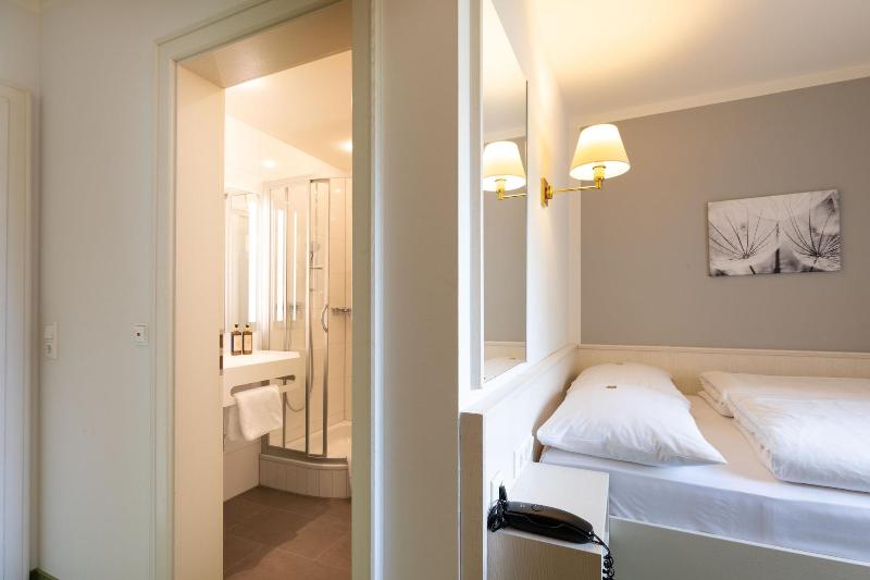 Huberhof image