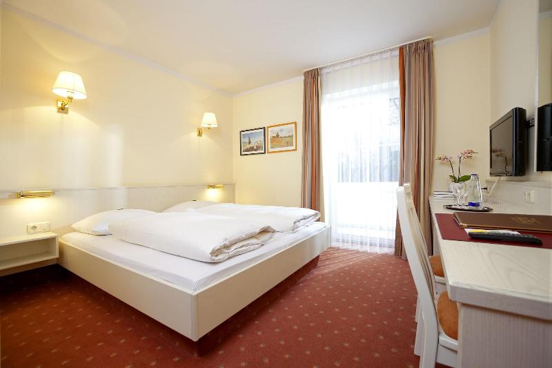 Huberhof image