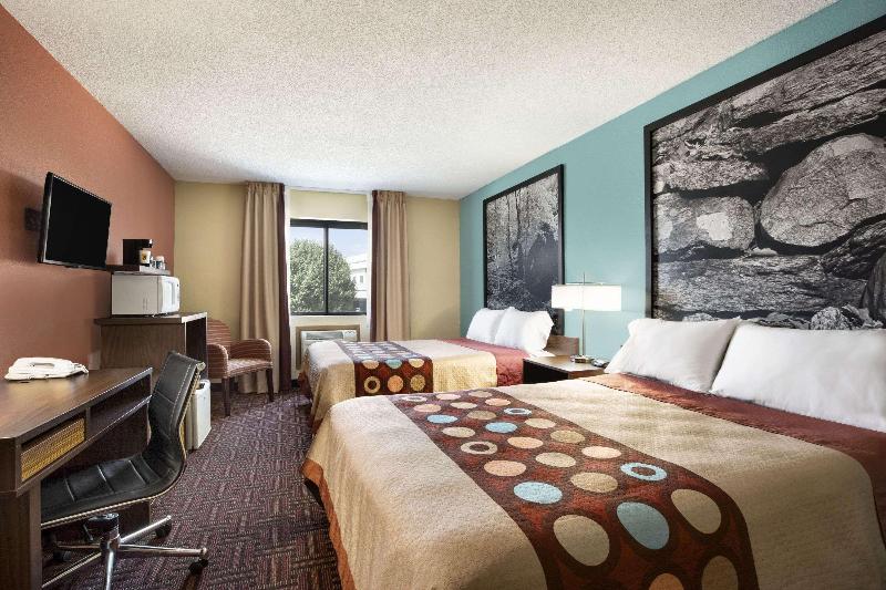 Super 8 by Wyndham Carbondale image