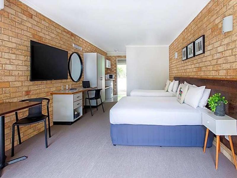 Sunshine Coast Motor Lodge image