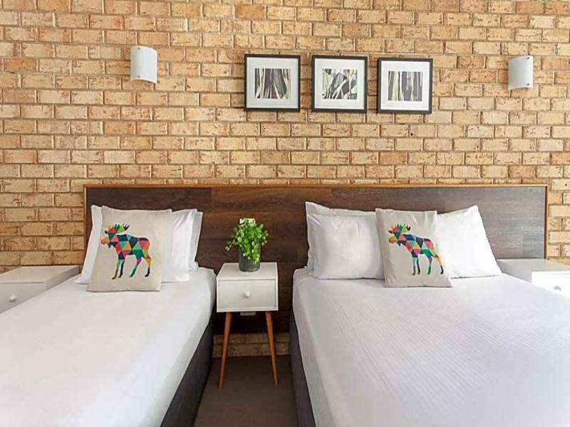 Sunshine Coast Motor Lodge image