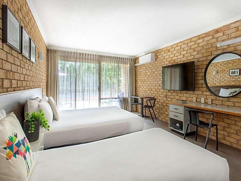Sunshine Coast Motor Lodge image