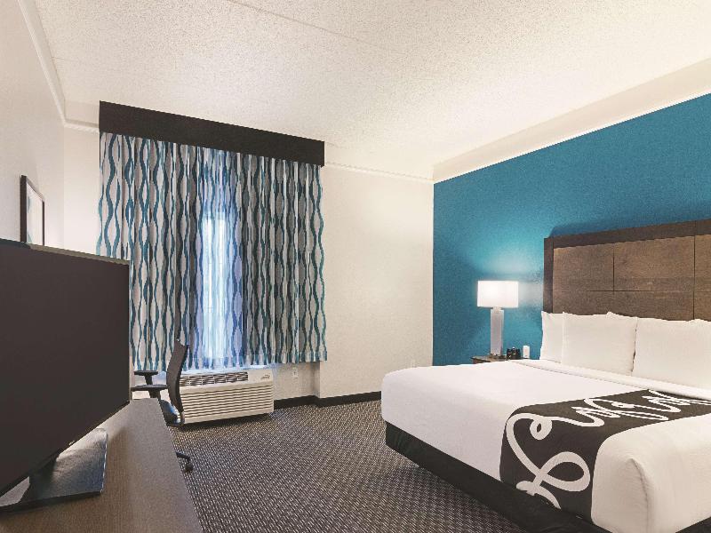 La Quinta Inn & Suites Orlando UCF image