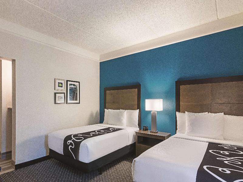 La Quinta Inn & Suites Orlando UCF image